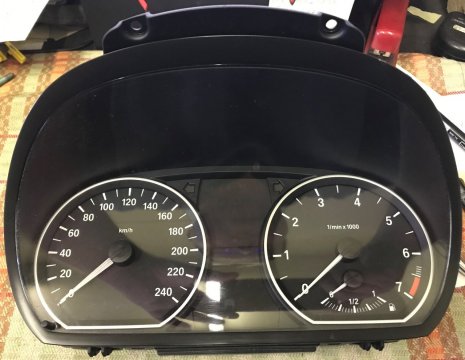 Přístrojová deska nekódovaná 9166813 BMW1 E81, E87, E88, E82