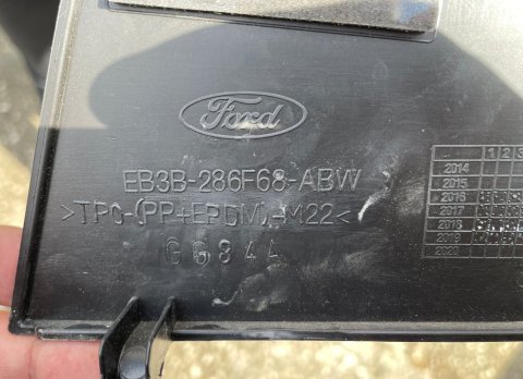 EB3B-286F68-ABW Zadní spojler + vodící lišty rolety Ford Ranger 15-19