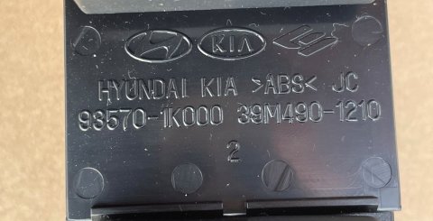 Spínač ovládání oken levý přední 93570-1K000 Hyundai ix20 JC 2010-2019. Nový díl