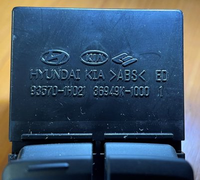 Nový spínač ovládání oken vlevo vpředu 93570-1H021 / 36949K-1000 / 93570-1K060 Hyundai ix20 JC 10-19