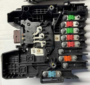 9831821480 Jednotka pojistkové skříňky Opel Zafira Life / PSA Groupe