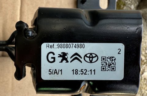 Vodítko posuvných dveří levé 9808074980 originál PSA Group / Toyota ProAce nové