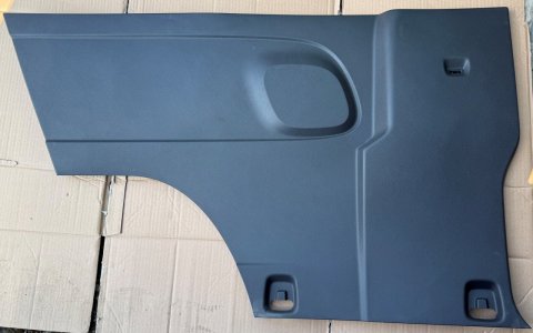 Boční obložení vlevo vzadu 769015444R Renault Trafic III X82 Nové