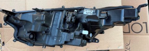 Pravé přední světlo LED originál 81110K0080 Toyota Yaris IV 20- nové