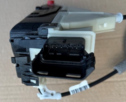 Zámek posuvných dveří levý 9808417080 PSA Citroën, Peugeot, Opel Zafíra