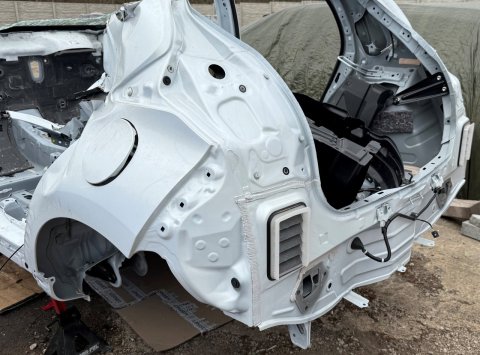 Zadní čelo s podlahou kufru Toyota Yaris IV P21 20-