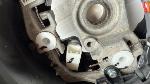 Multifunkční volant v kůži Toyota Yaris IV P21 20-