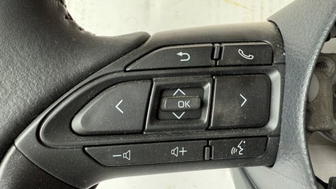 Multifunkční volant v kůži Toyota Yaris IV P21 20-