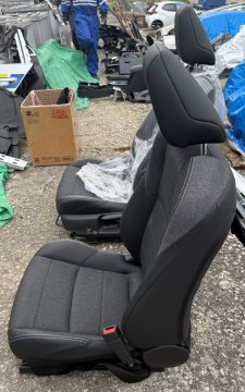 Přední sedadla Toyota Corolla TS E21 19- Nová