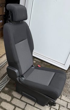 Sedačka do druhé nebo třetí řady Toyota ProAce II