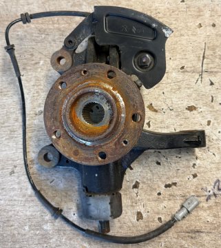 Přední levá těhlice SU001-A6462 originál PSA / Toyota