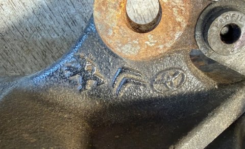 Přední levá těhlice SU001-A6462 originál PSA / Toyota