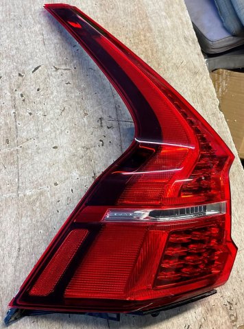 31420427 Zadní zadní světlo LED originál VOLVO XC60 MK2 17- Nové