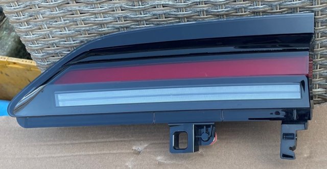 63215A3CD34 Zadní světlo pravé Shadow line, výklopné dveře BMW 7 G70 07.22-