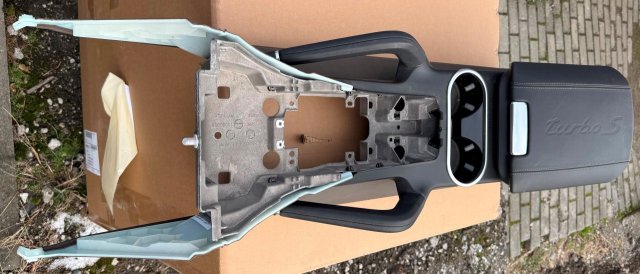 Loketní opěrka hnědá, černá kůže Porsche Cayenne 9PA 16- nová