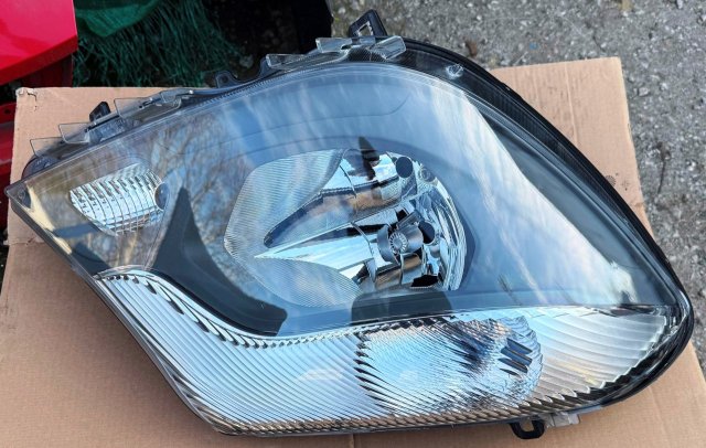 Přední světlo pravé A9068202461 originál Mercedes-Benz Sprinter W906